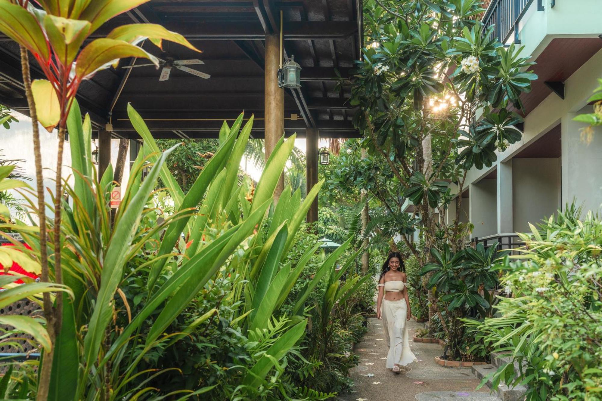 Coco Retreat Phuket Resort And Spa - Sha Plus Chalong Exterior photo